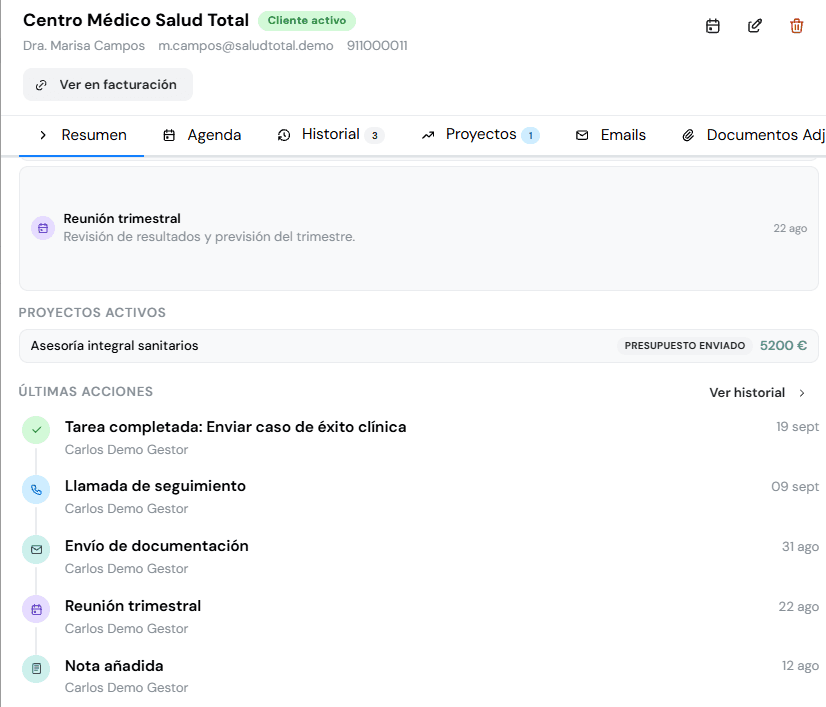 Ficha de cliente en el CRM, con agenda, historial y proyectos